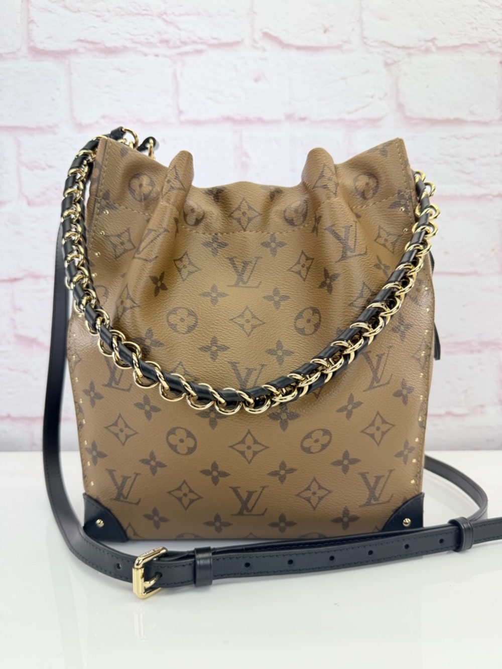 Louis Vuitton Noe Trunk PM Reverse Monogram Chain-Trim Shoulder Bucket Bag - Picture 2 of 13